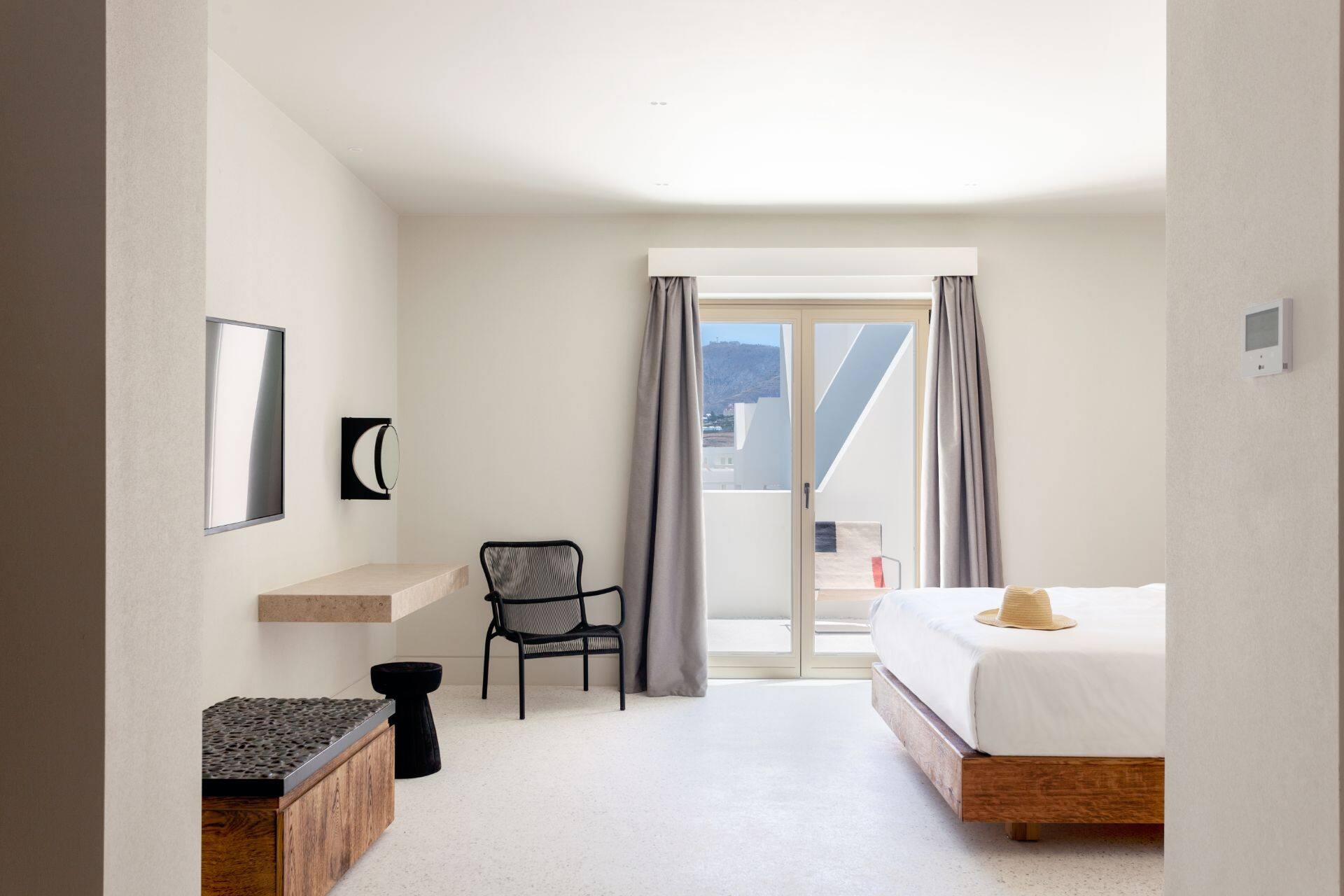 NOŪS Santorini-Junior Suites (2) Optimized