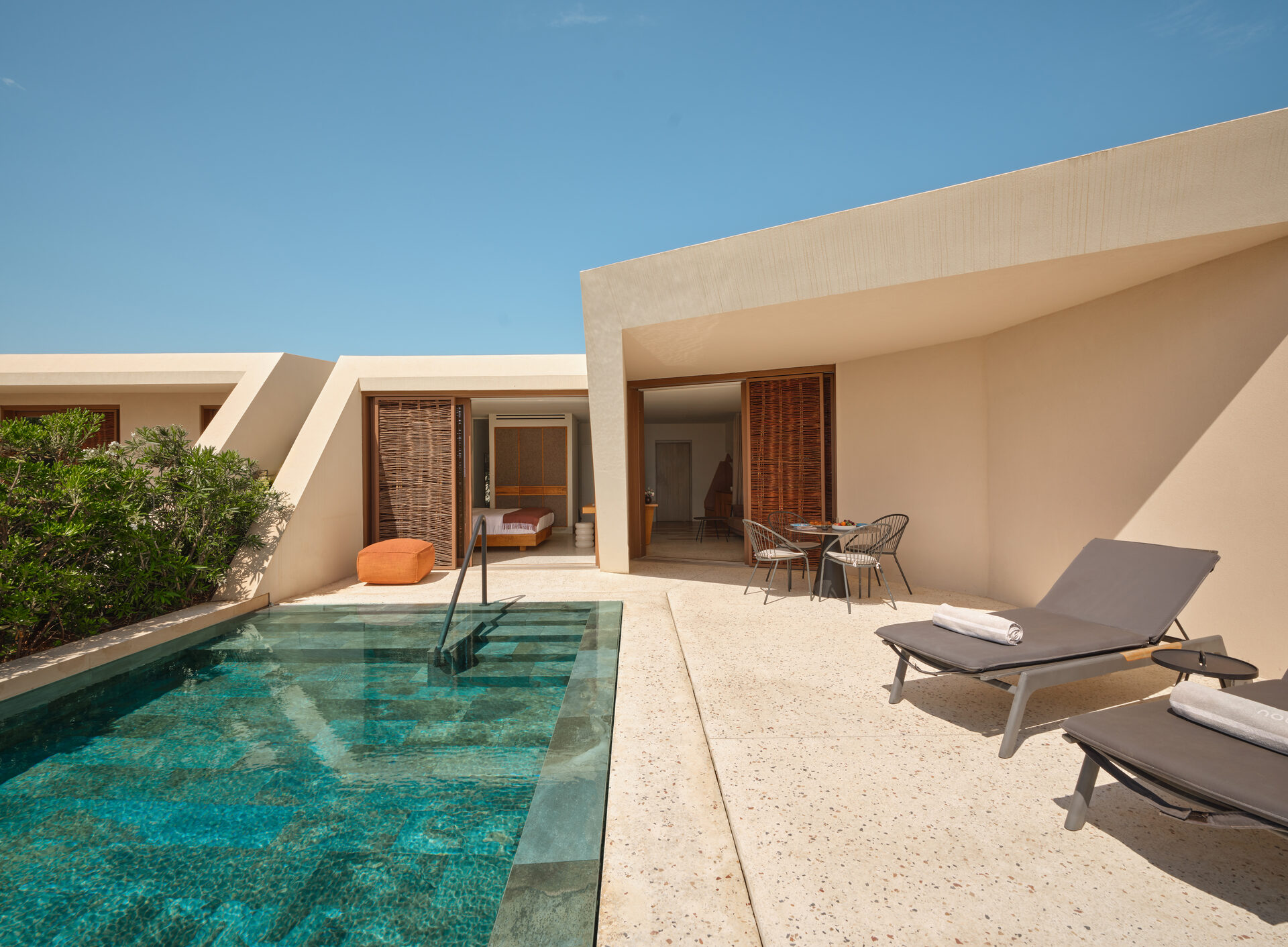 nous_santorini_euphoria_private_pool_suite (1)