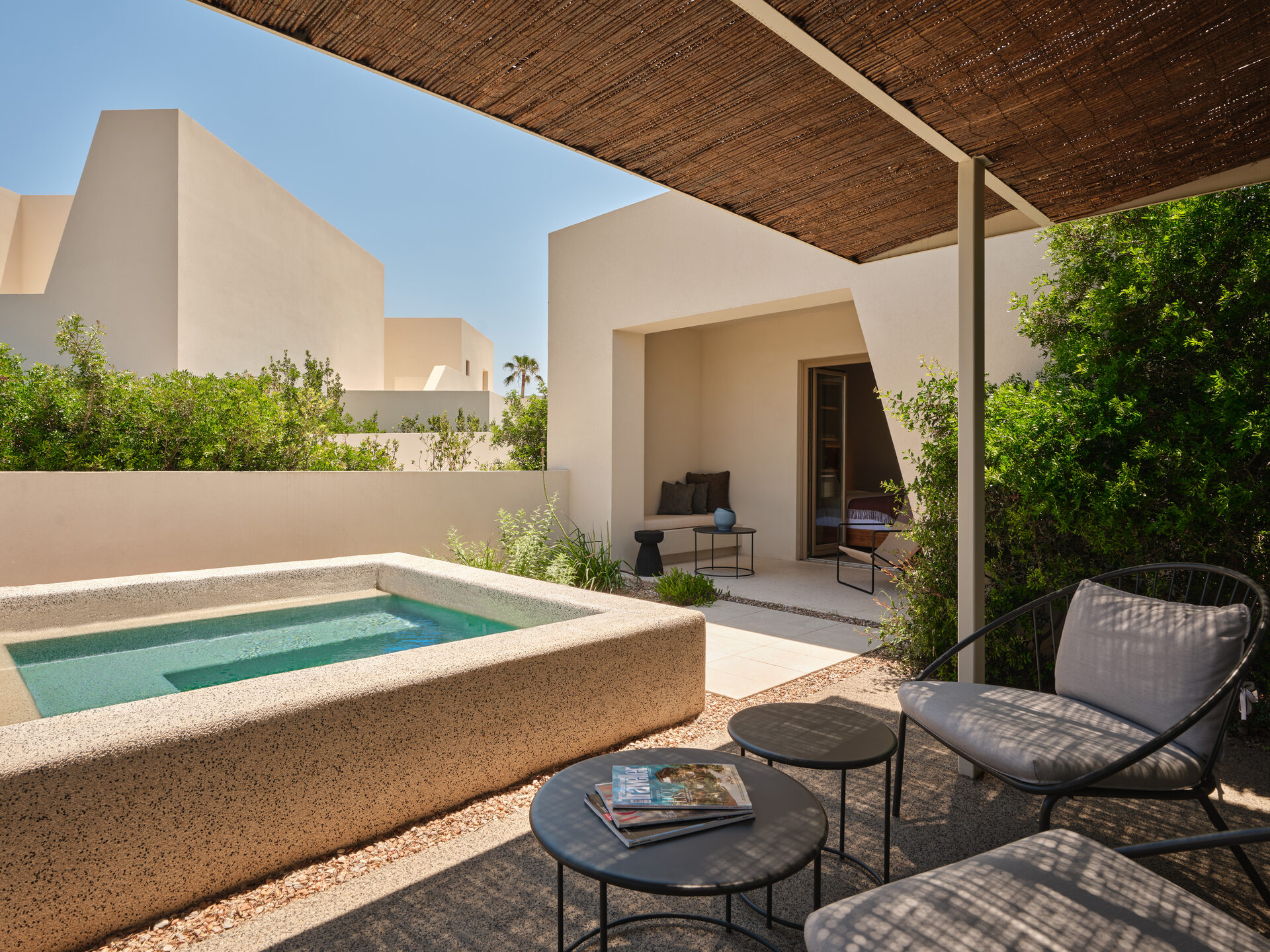 nous_santorini_harmonia_bungalow _hot_tub (2)