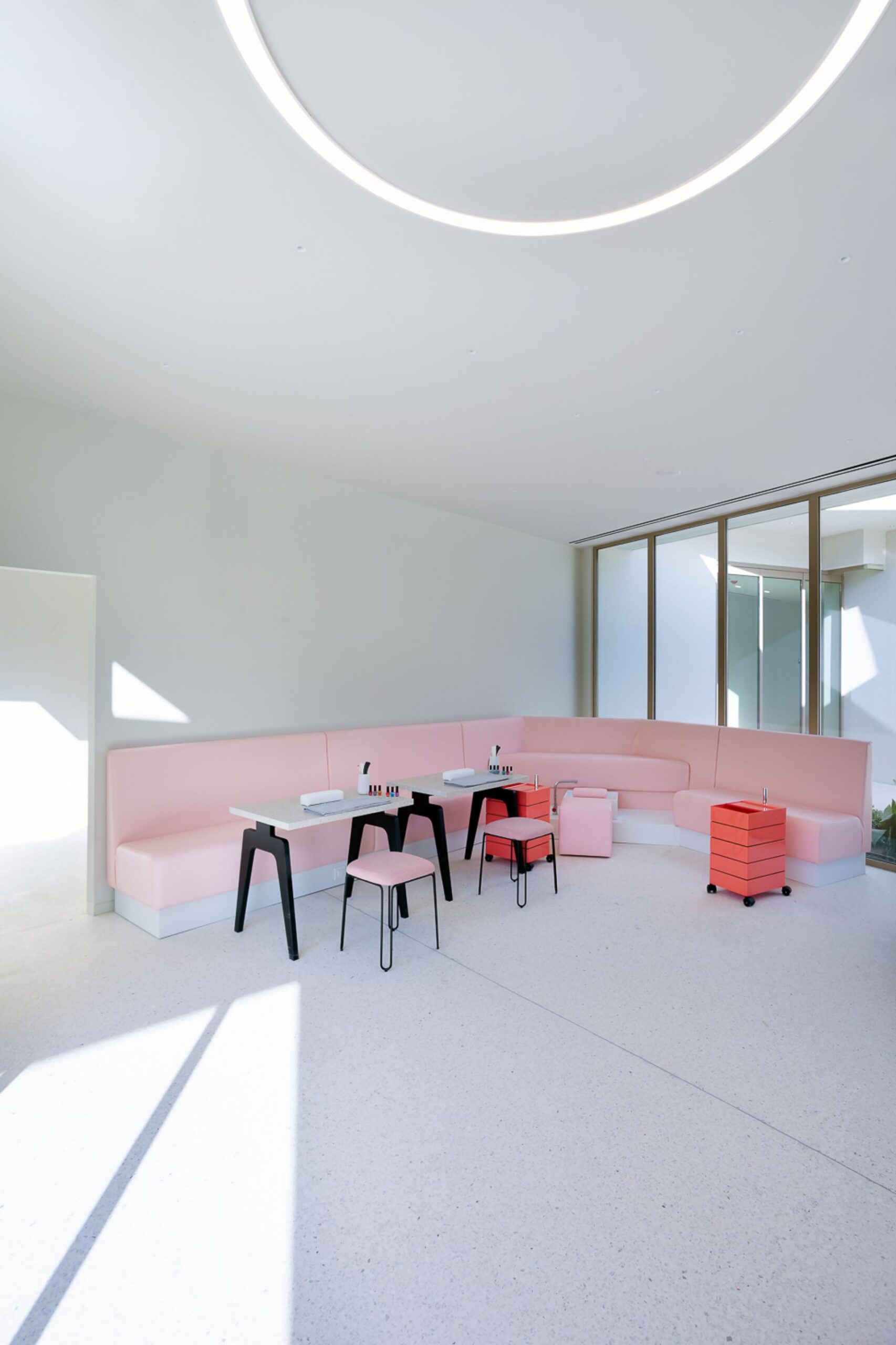 NOUS Santorini-Beauty Salon