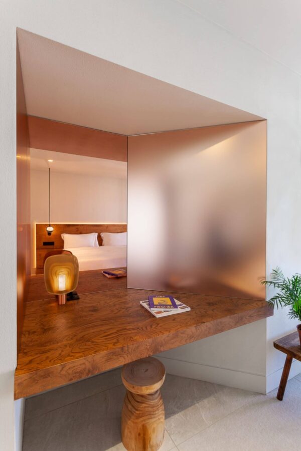 NOUS-Santorini-Superior-Room-2-scaled
